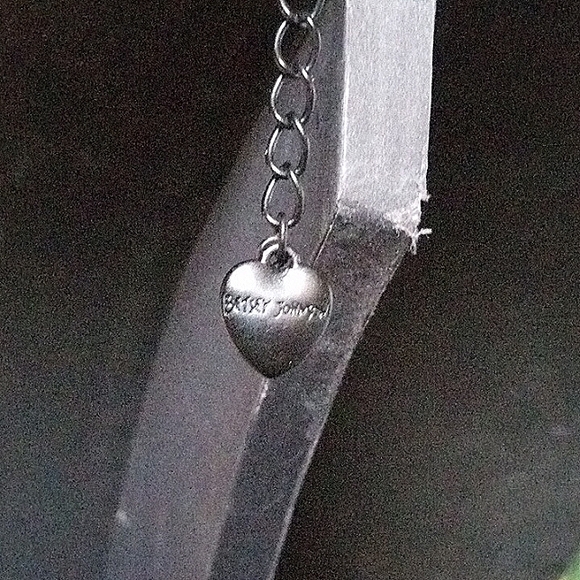 RARE Vintage! BETSEY JOHNSON Paris Is Always A Good Idea Drop Charm Necklace. - Picture 16 of 17